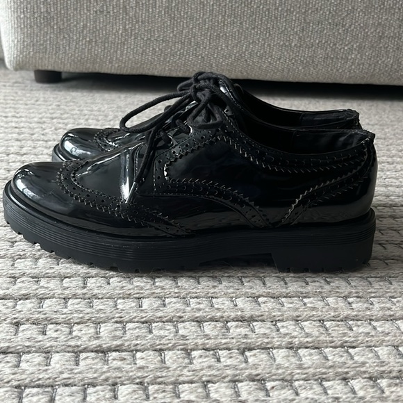 Patent leather loafers - Picture 3 of 7
